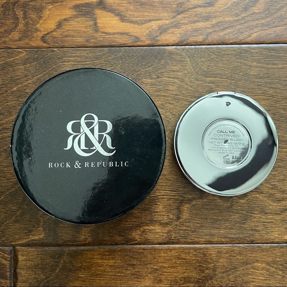 NIB Rock & Republic Contrived Pressed Blush in Call Me DISCONTINUED - Picture 3 of 6